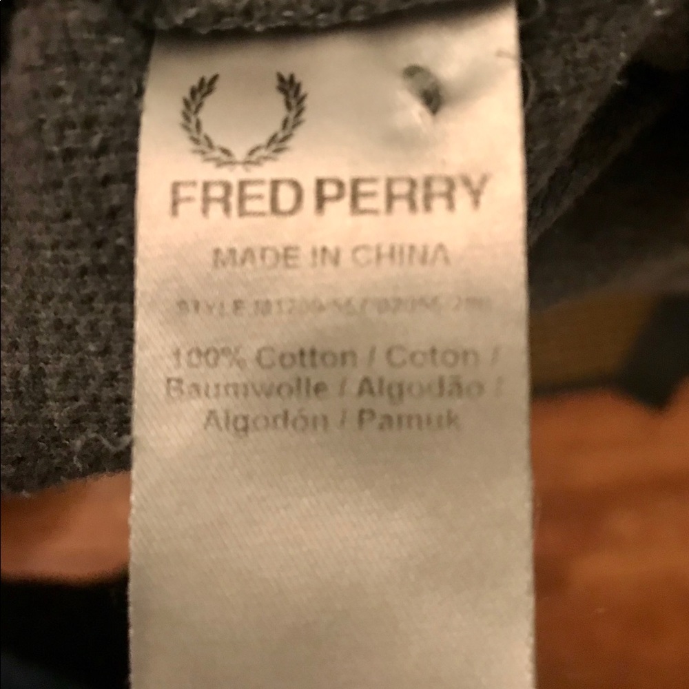 Fred Perry Shirt - Picture 2 of 3